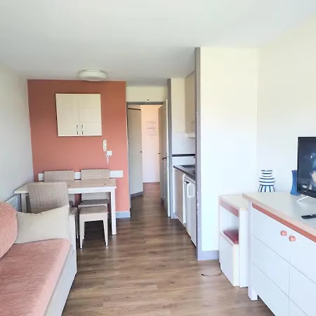 Appartement Heart Of Village, Near Beach, Wifi, Parking - Linen & Housework Included *