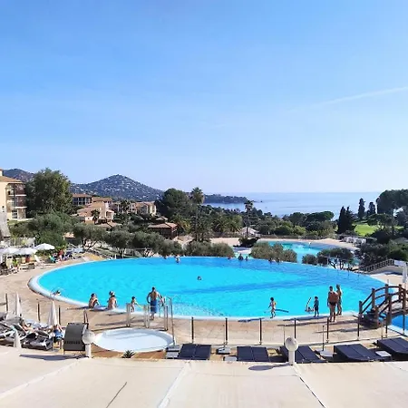 Heart Of Village, Near Beach, Wifi, Parking