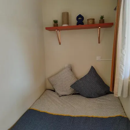 Heart Of Village, Near Beach, Wifi, Parking شقة