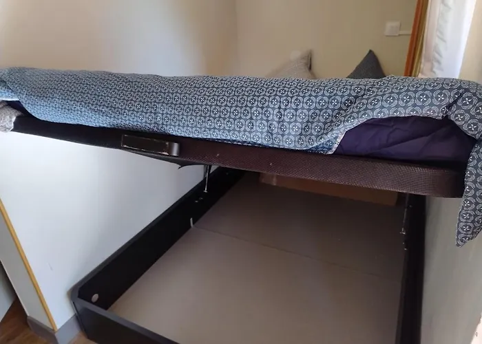 Heart Of Village, Near Beach, Wifi, Parking - Linen & Housework Included *