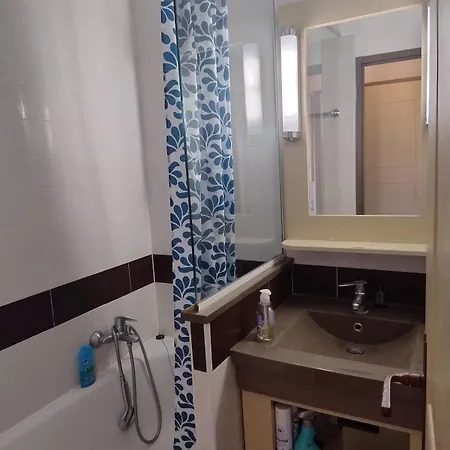 Heart Of Village, Near Beach, Wifi, Parking Appartement Saint-Raphaël