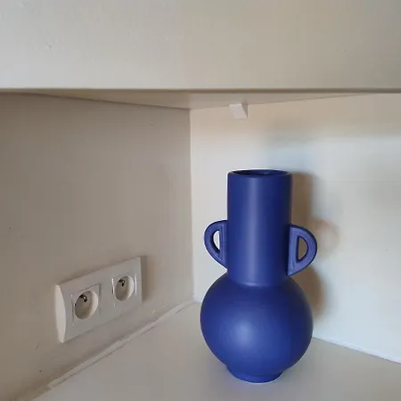 Appartement Heart Of Village, Near Beach, Wifi, Parking, Linen & Clea Ning Included Saint-Raphaël