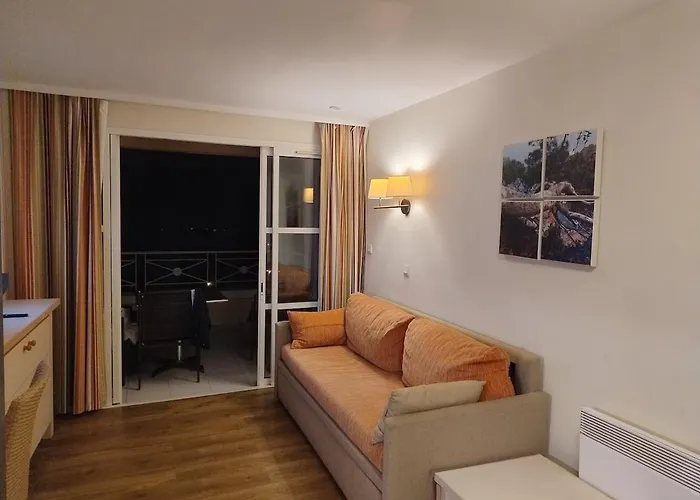 Apartmán Heart Of Village, Near Beach, Wifi, Parking - Linen & Housework Included *